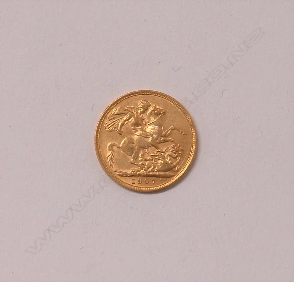 A 1907 gold full sovereign Image 1++