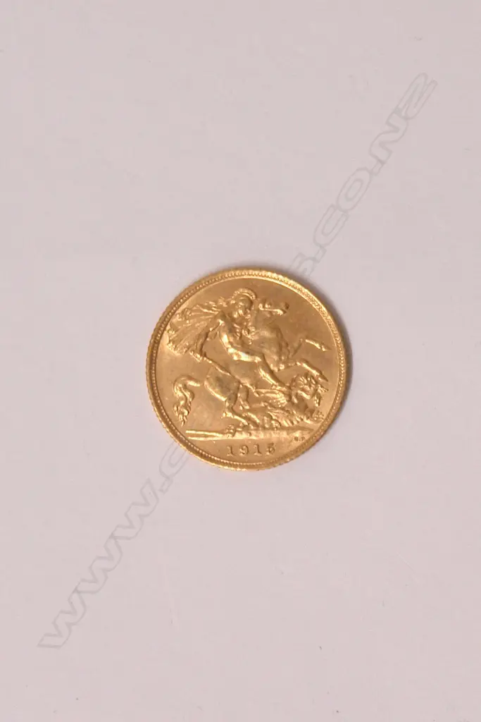A 1915 gold half sovereign Image 1++