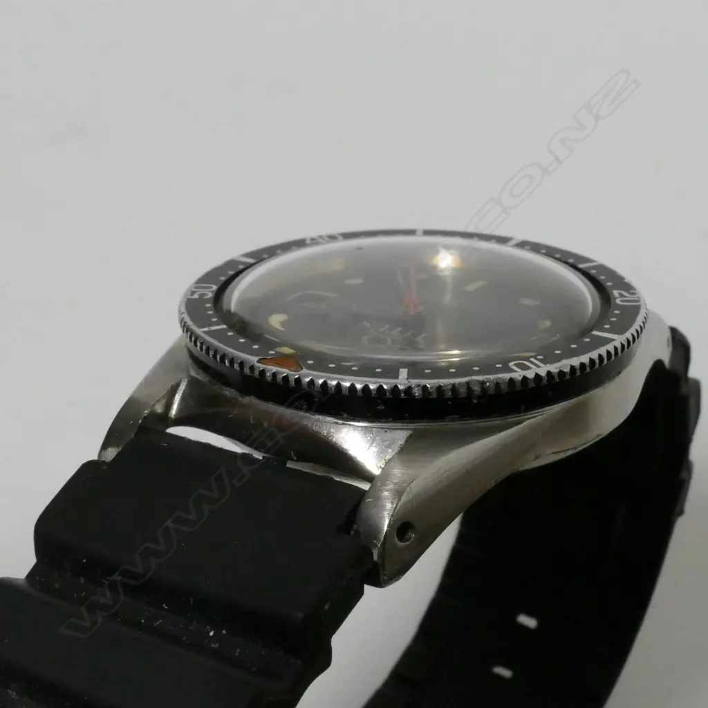 A Solvil et Titus 'Calypsomatic' 7085 gent's diver's watch Image 1++