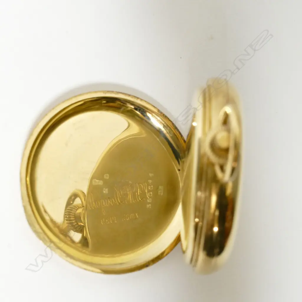 An 18ct gold cased Swiss Movado Chronomètre half hunter pocket watch Image 1++