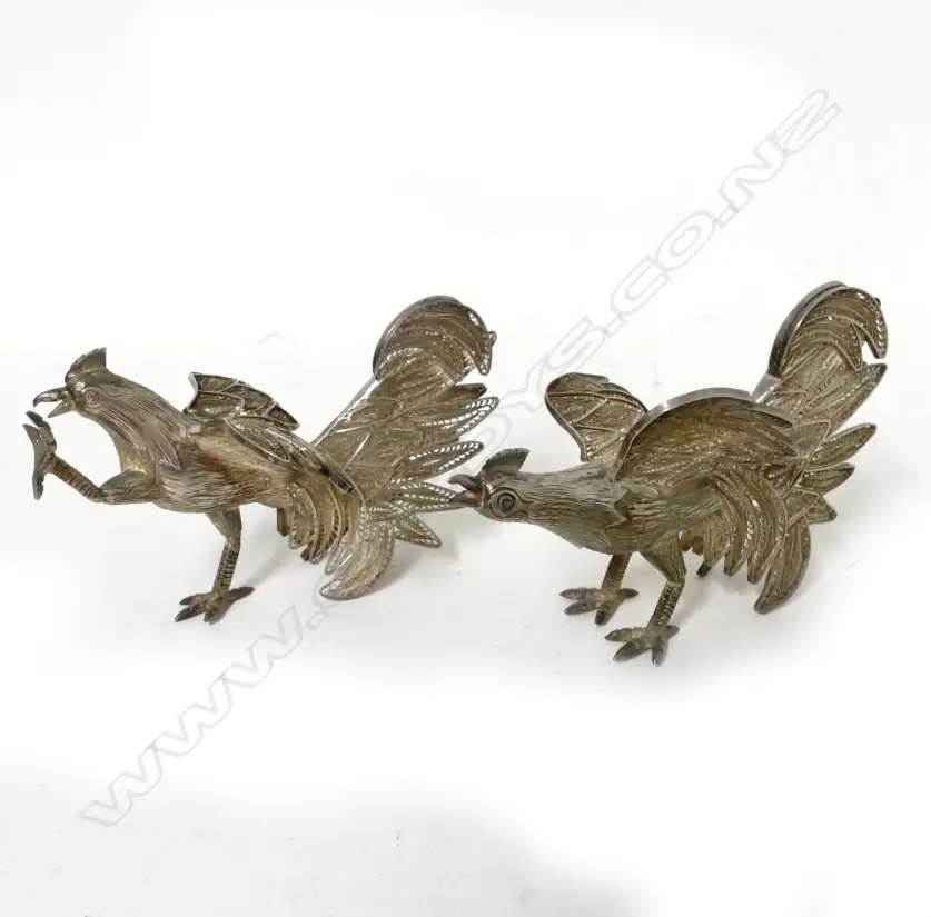 A pair of .950 silver filigree fighting cockerels Image 1++