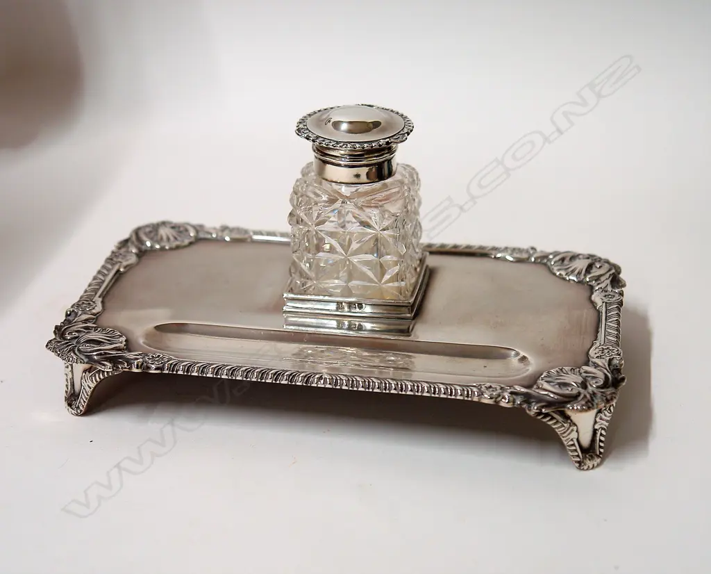 A Victorian silver inkstand Image 1++
