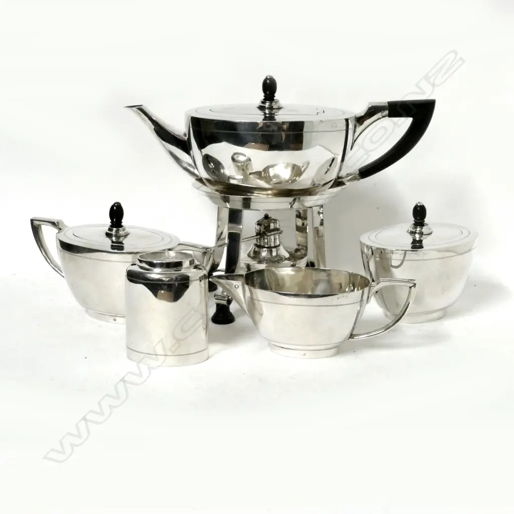 A Dutch .833 silver tea set Image 1++