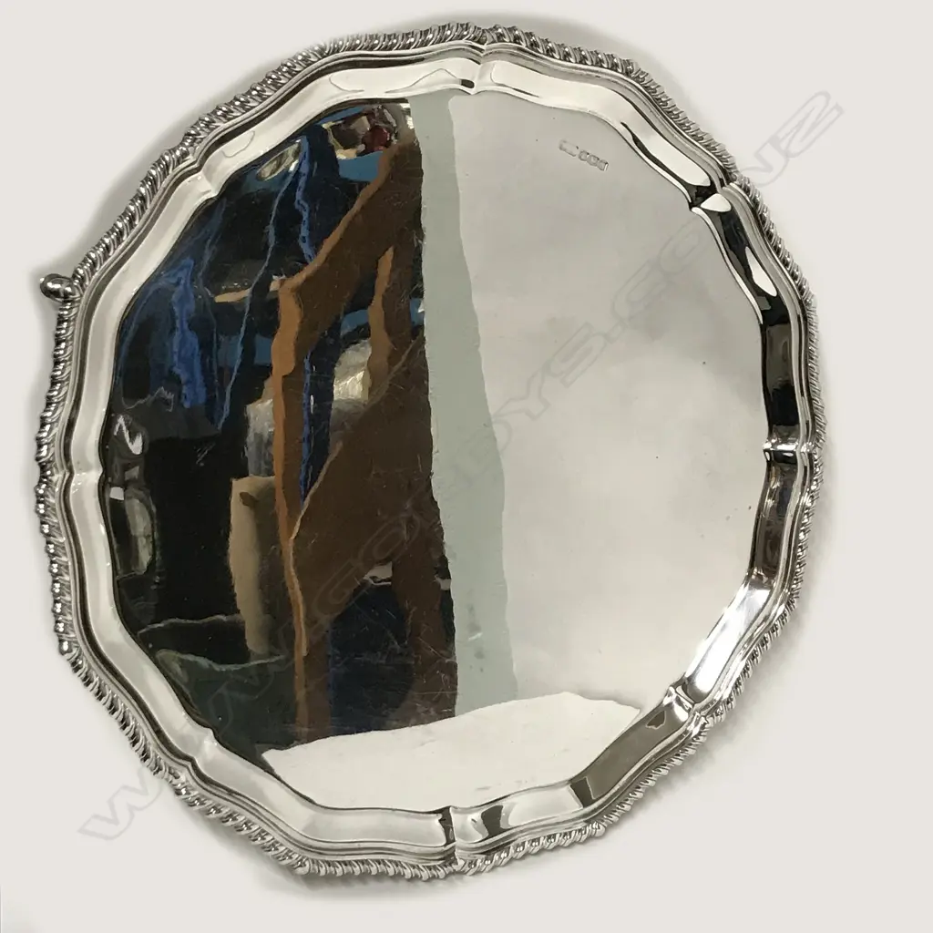 A large silver salver Image 1++