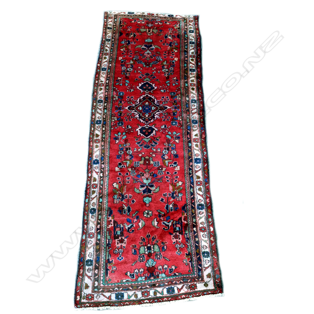 A Hamadan hand knotted runner Image 1++