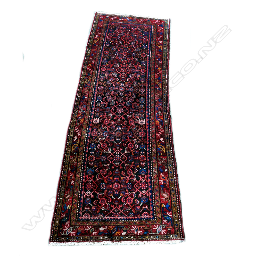 A Hamadan hand knotted runner Image 1++