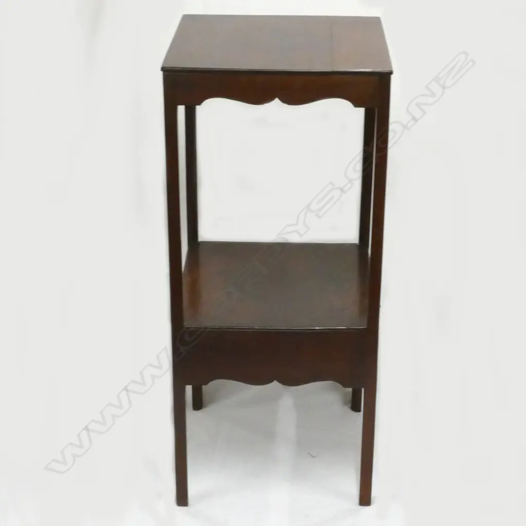 A Georgian candle stand Image 1++