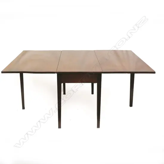 A Georgian mahogany dropside dining table
