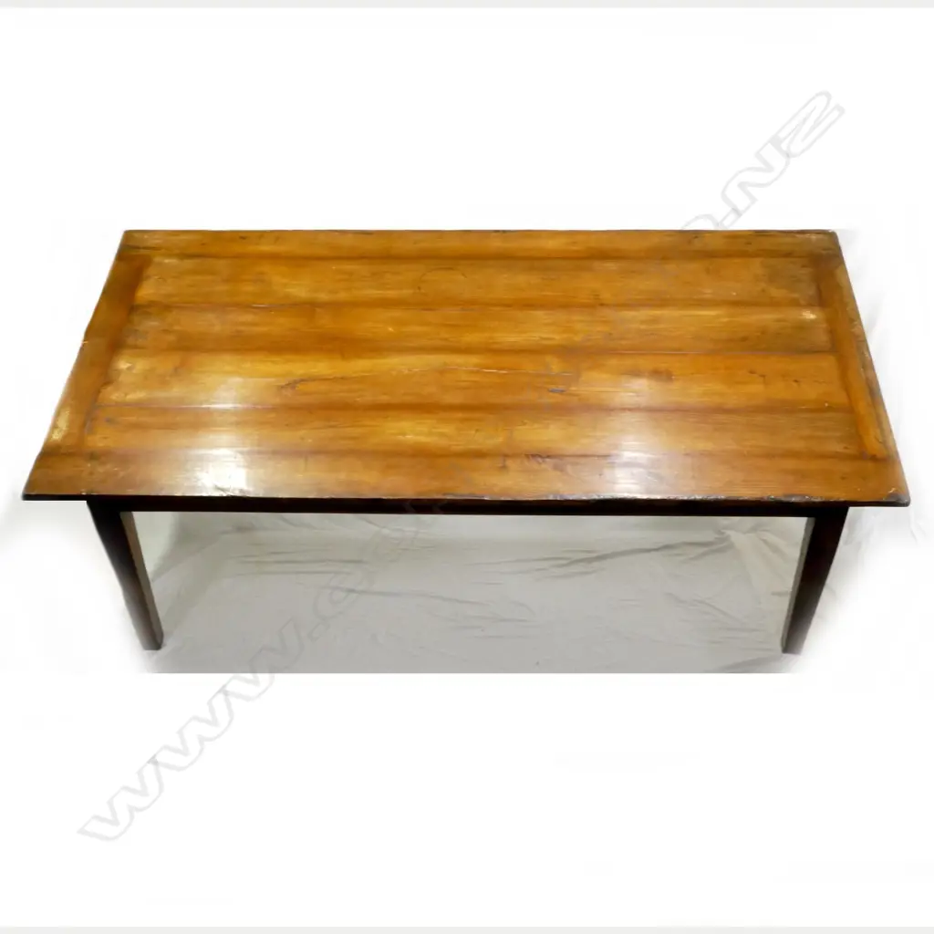 An oak French provincial country style dining table Image 1++