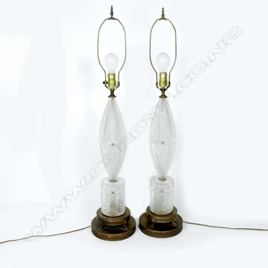 A pair of mid-century hobnail glass and brass table lamps Image 1++