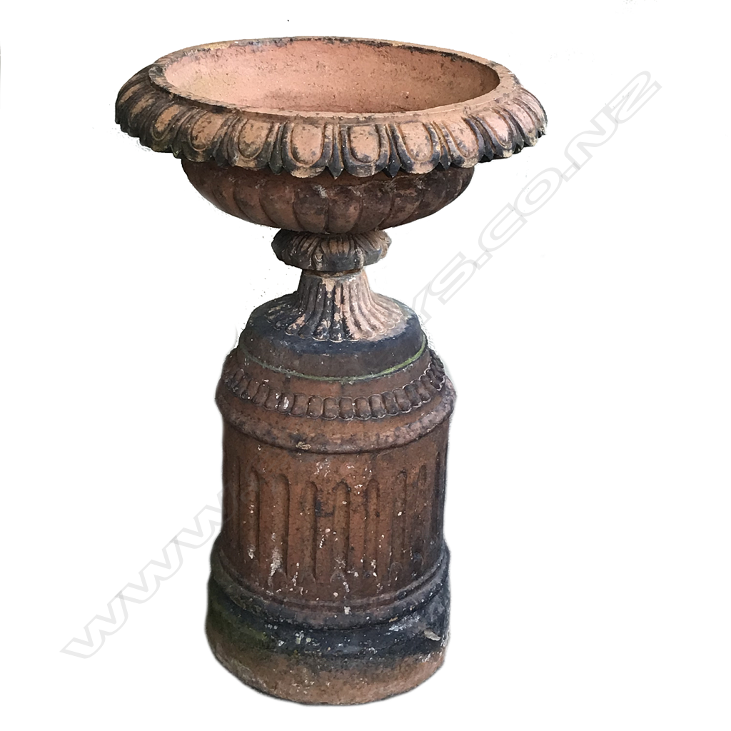 A Victorian terracotta garden urn Image 1++