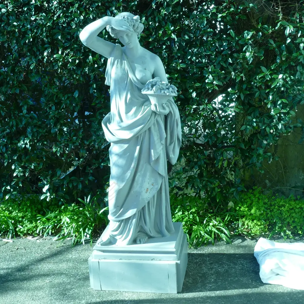 A vintage metal garden statue Image 1++