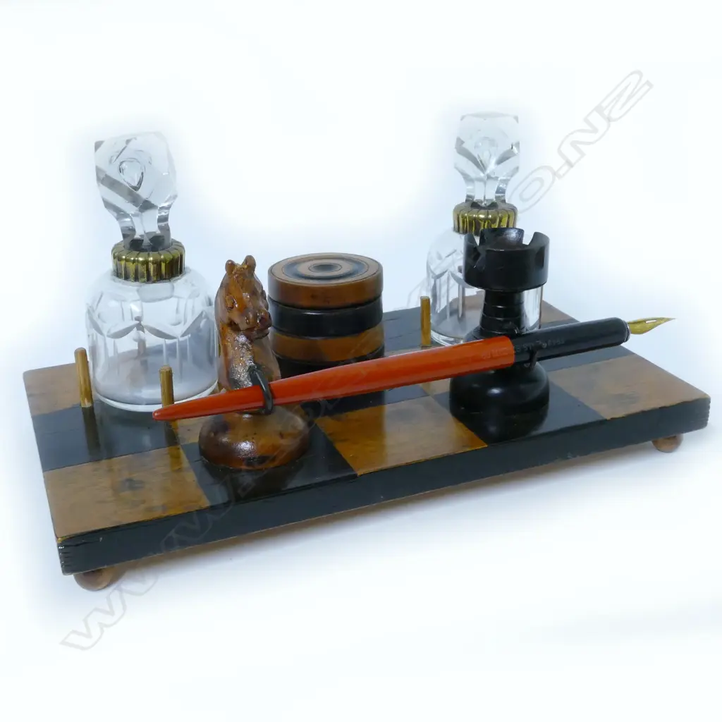 A chess themed desk set Image 1++