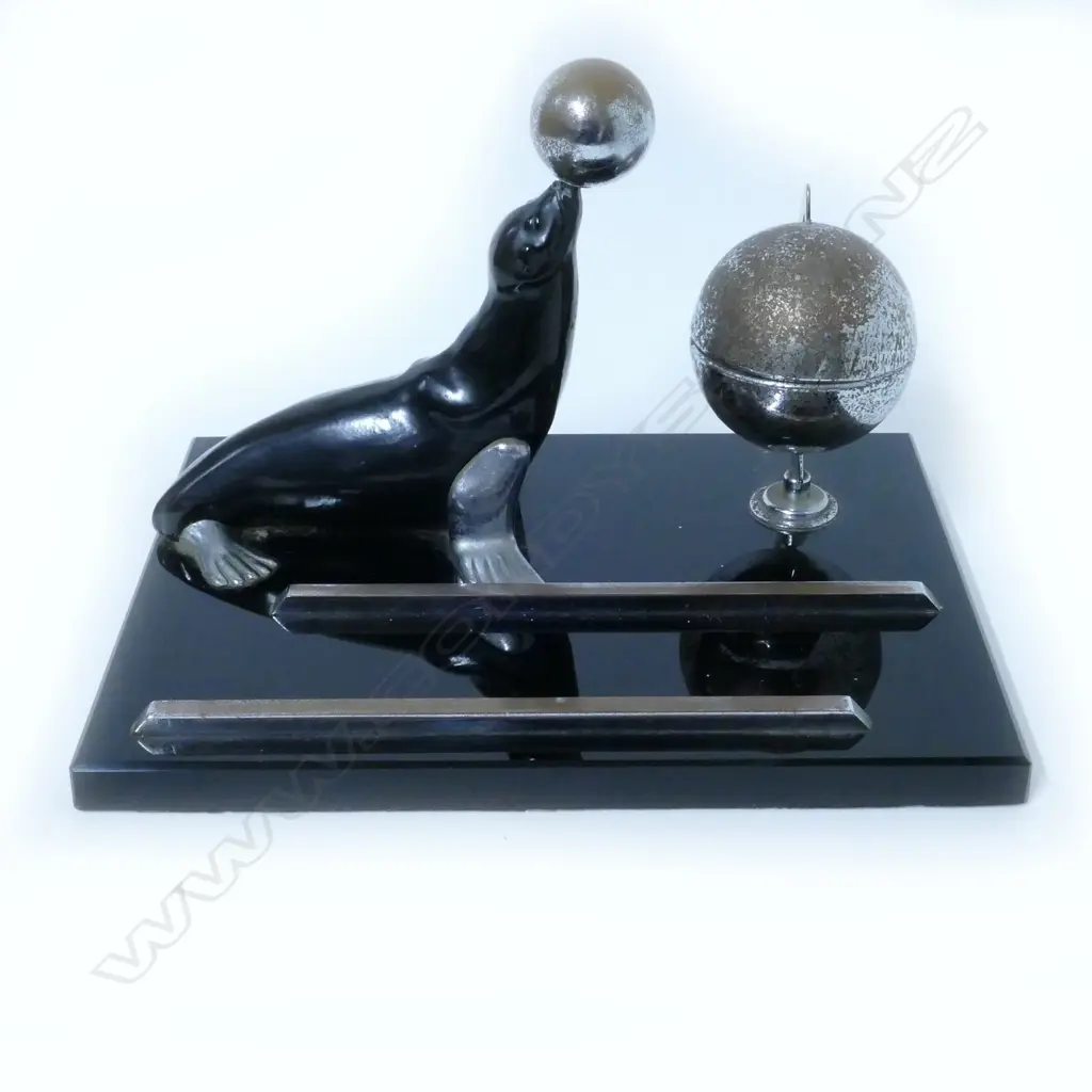 An Art Deco performing seal themed desk set Image 1++