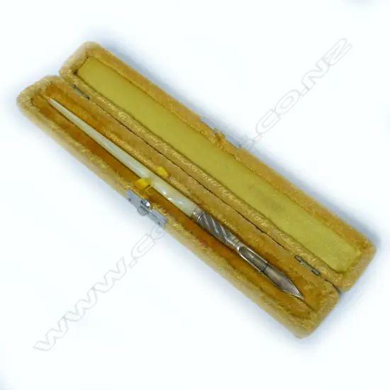 Boxed Greishaber (Chicago) dip pen