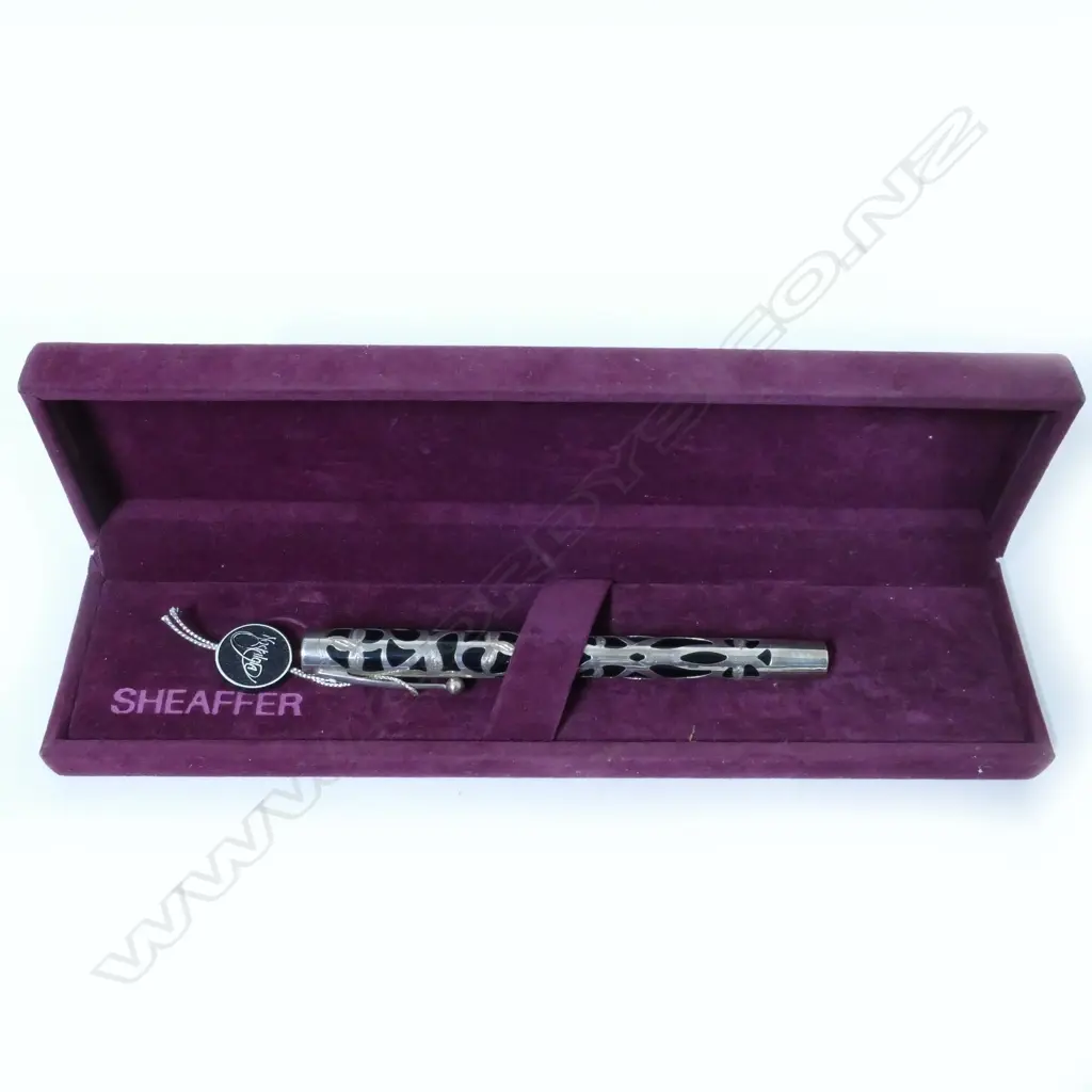 A Sheaffer 'Nostalgia' sterling overlay fountain pen Image 1++