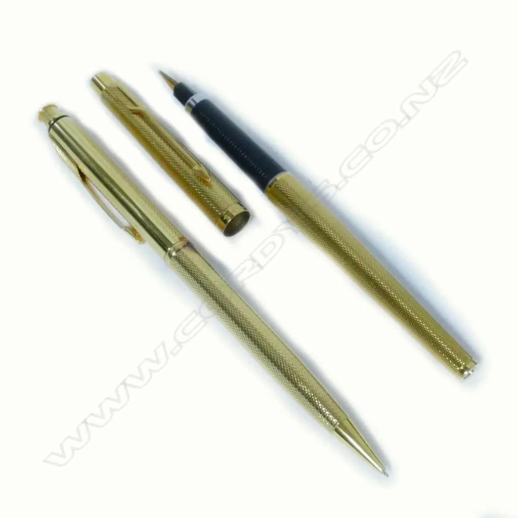 A Parker 'Insignia' fountain pen and pencil Image 1++