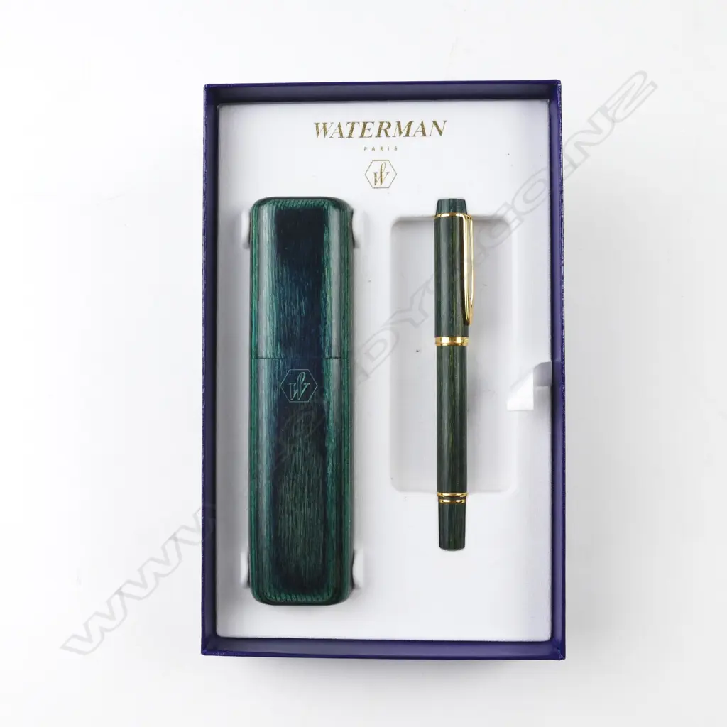 A Waterman Man 100 Fontainebleau green wood fountain pen Image 1++
