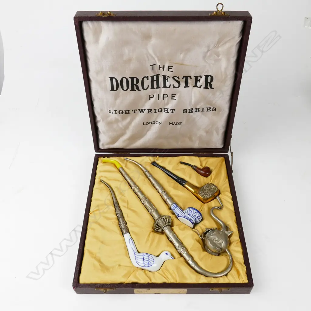 Five boxed collectors' pipes Image 1++