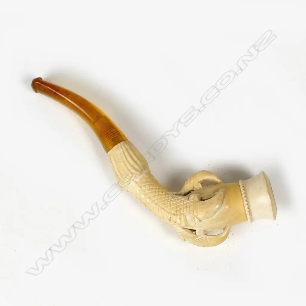 A cased meerschaum pipe Image 1++