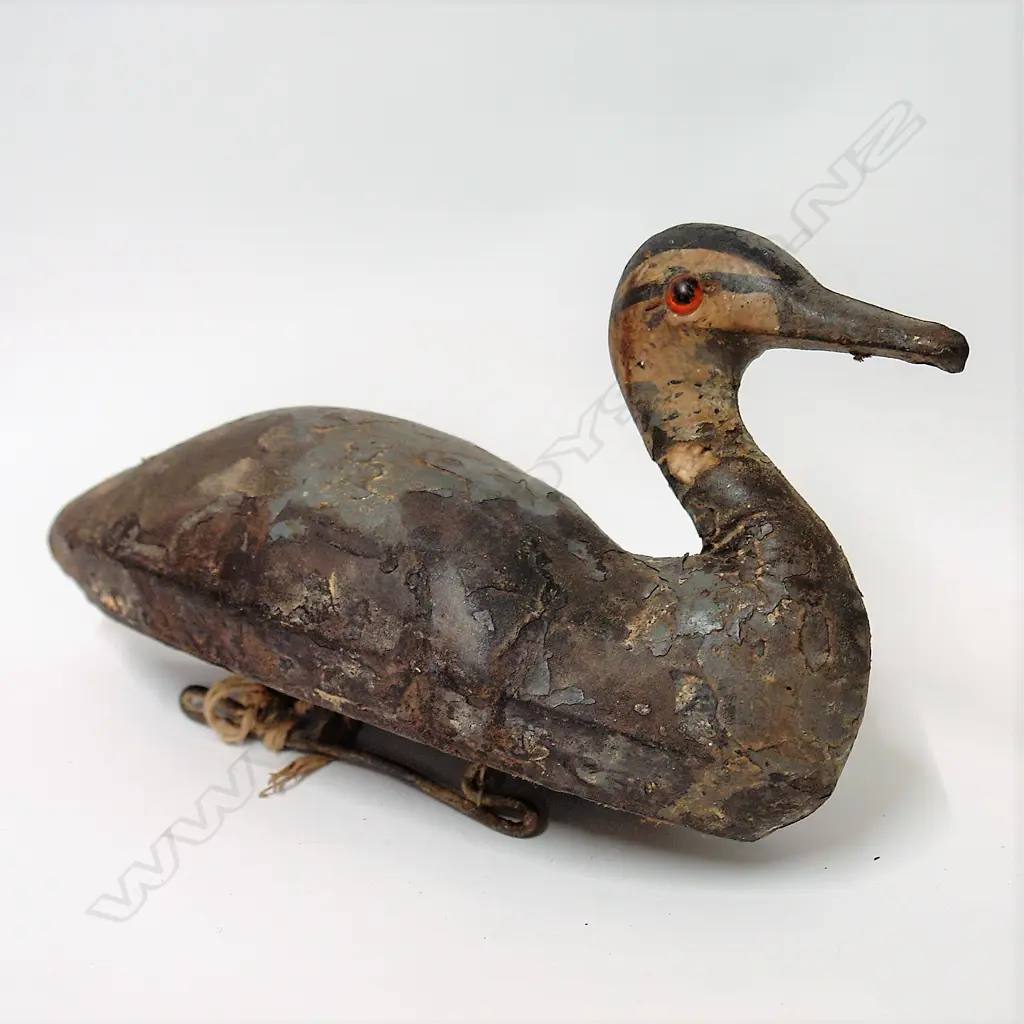 A game bird (duck) decoy Image 1++
