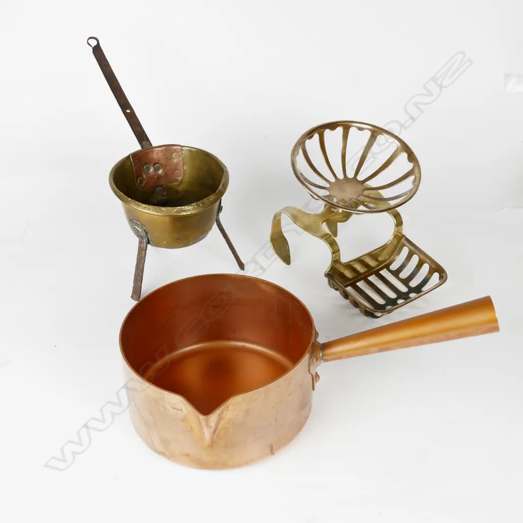 Two old cooking pots Image 1++