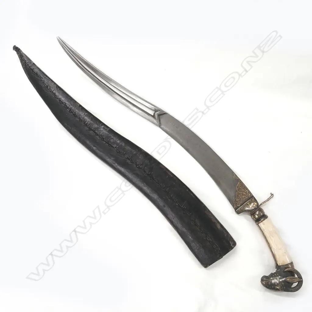 India; Flamboyant sword Image 1++