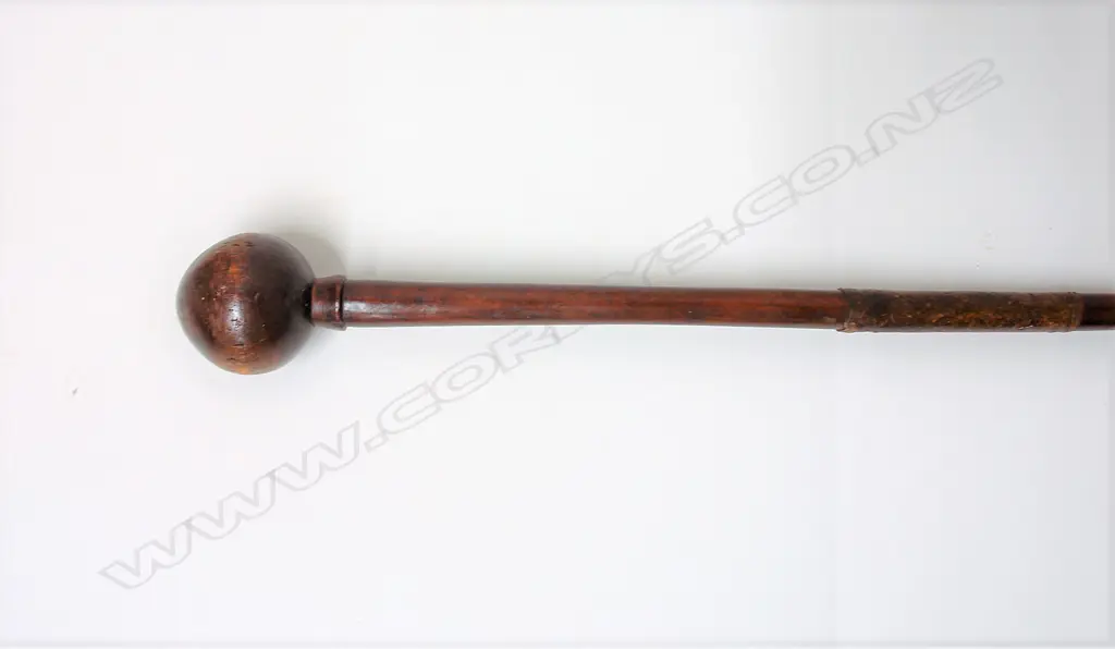 An old African hardwood knobkerrie long throwing club Image 1++