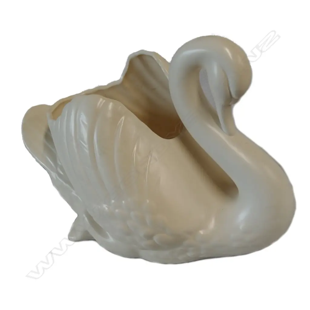 A large Crown Lynn swan Image 1++