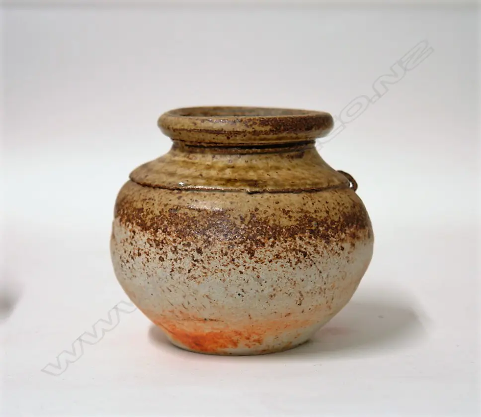 A Len Castle squat spherical vase Image 1++