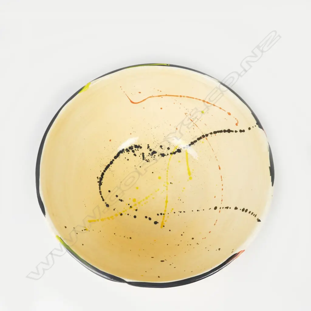 A large Jengis Poor pottery bowl Image 1++
