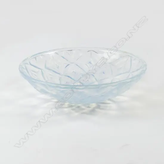 A French opalescent glass bowl