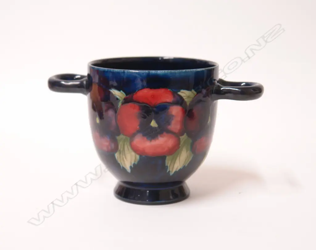 A William Moorcroft cauldron form vase Image 1++