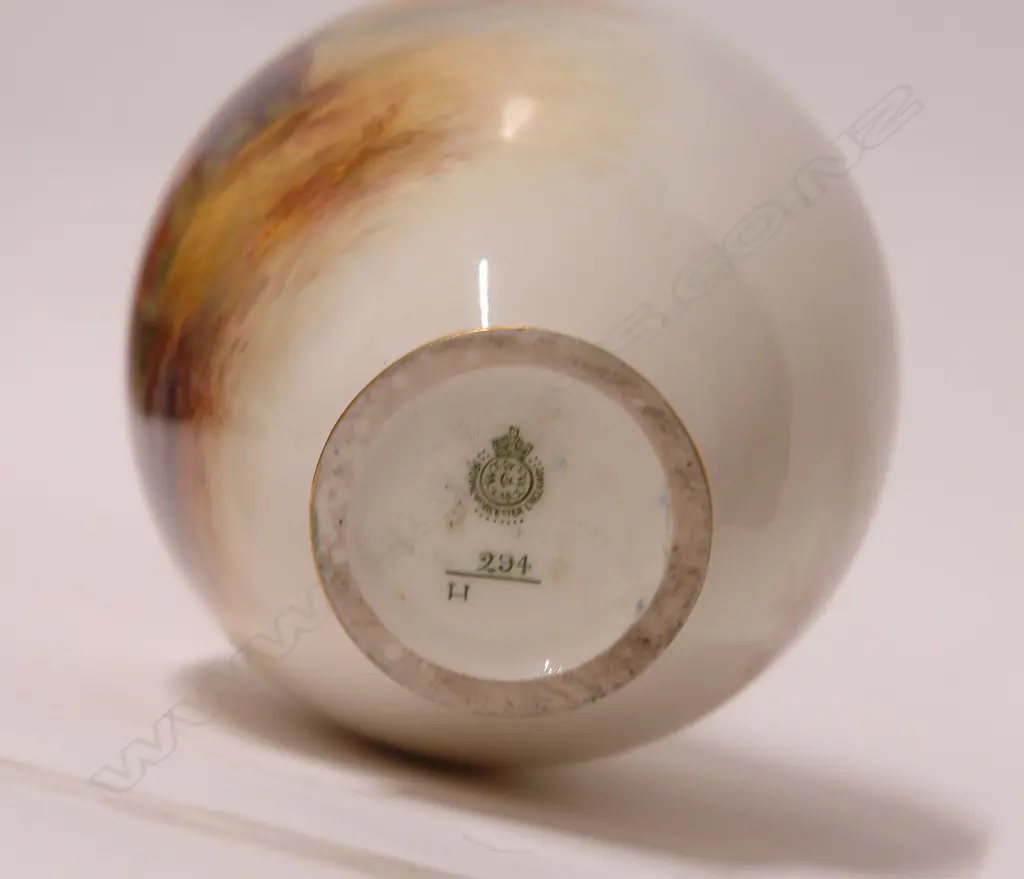 A 1911 Royal Worcester vase painted with Highland Cattle by Harry Stinton Image 1++