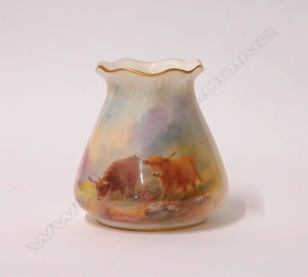 A 1930s Royal Worcester compact vase painted with Highland Cattle by Stinton Image 1++