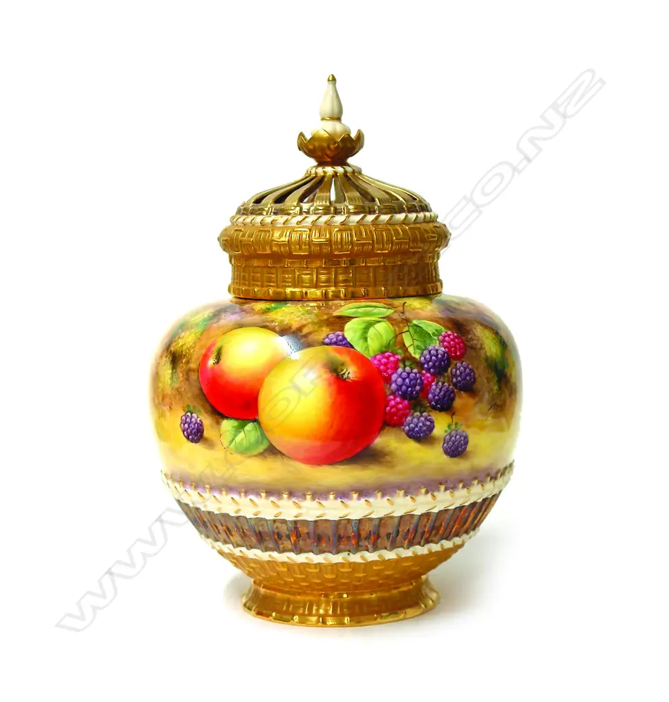 An early 1970s Royal Worcester large potpourri vase painted with fruit Image 1++