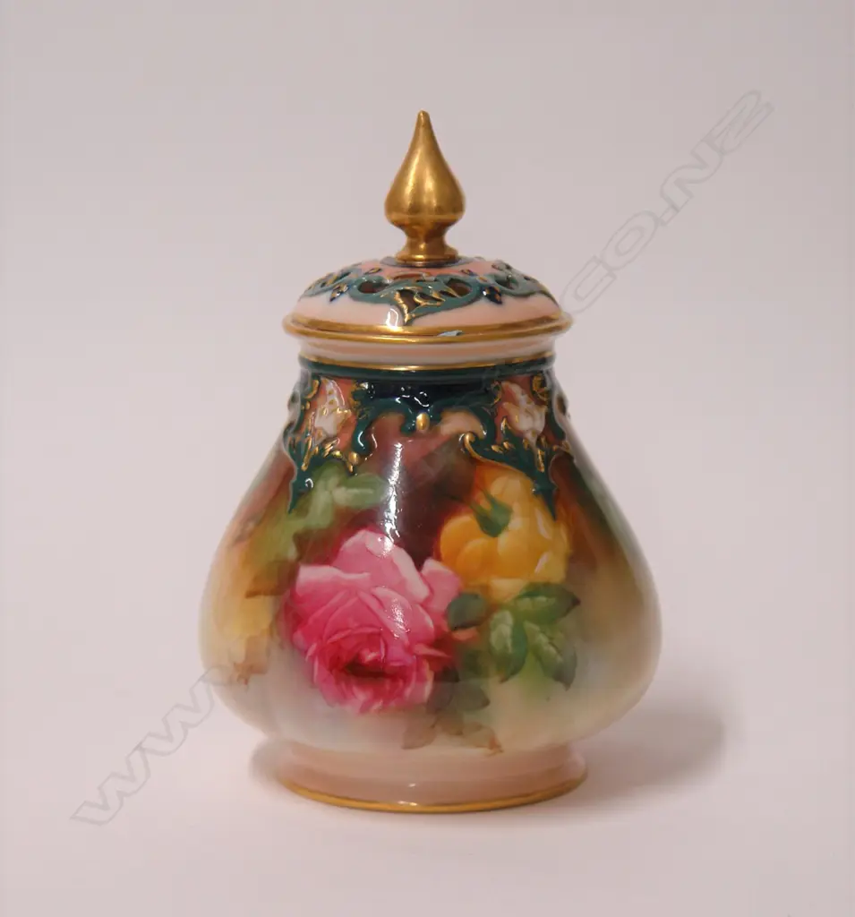 A 1910 Royal Worcester rose painted potpourri Image 1++
