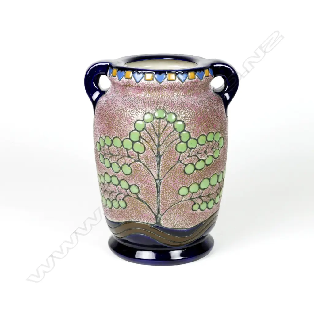 A large amphora two-handled vase Image 1++