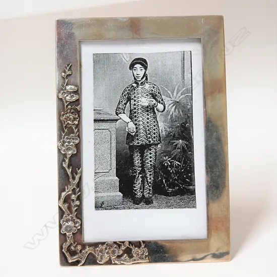 A c.1900 Chinese silver Wang Hing & Co. photo frame