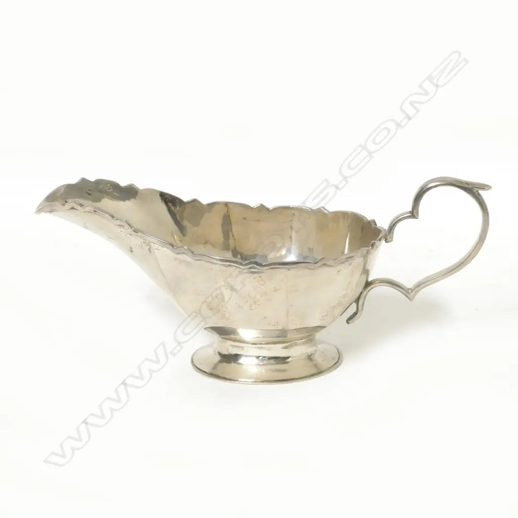 A c.1900 Chinese silver Nanking gravy boat Image 1++