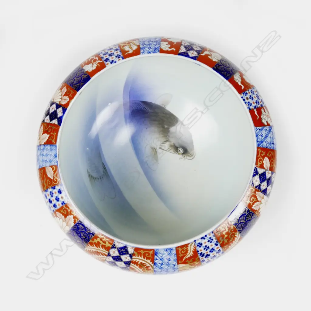 A Japanese Imari fish bowl Image 1++