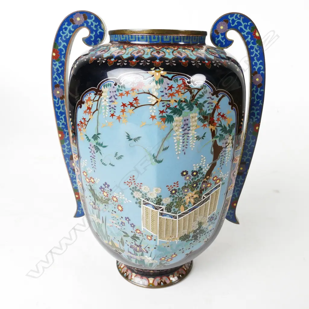 A Japanese cloisonné vase in the manner of Hayashi Kodenji Image 1++