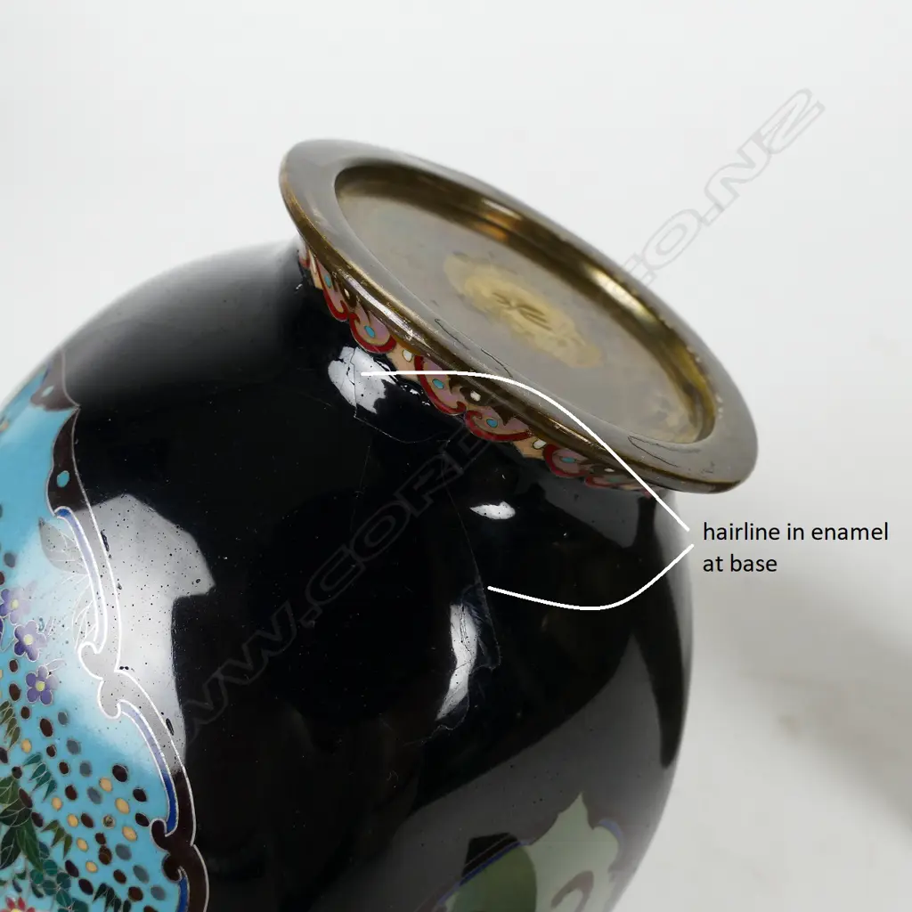 A Japanese cloisonné vase in the manner of Hayashi Kodenji Image 1++