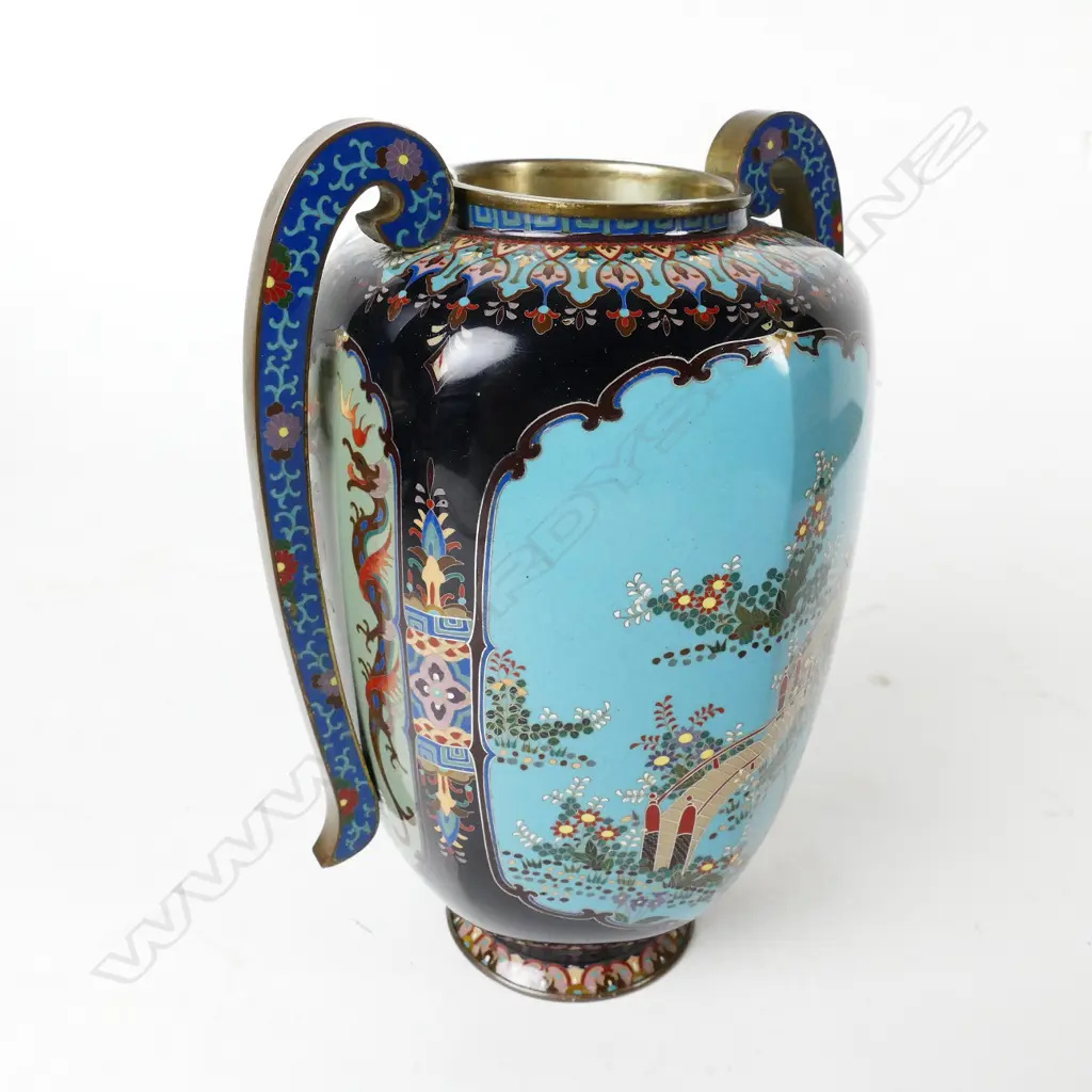 A Japanese cloisonné vase in the manner of Hayashi Kodenji Image 1++
