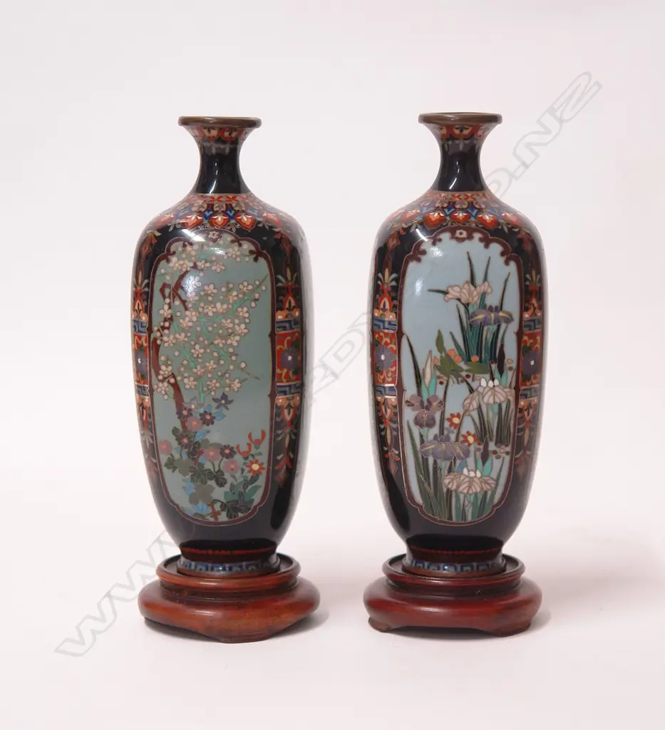 A pair of small Japanese cloisonné vases in the manner of Hayashi Kodenji Image 1++