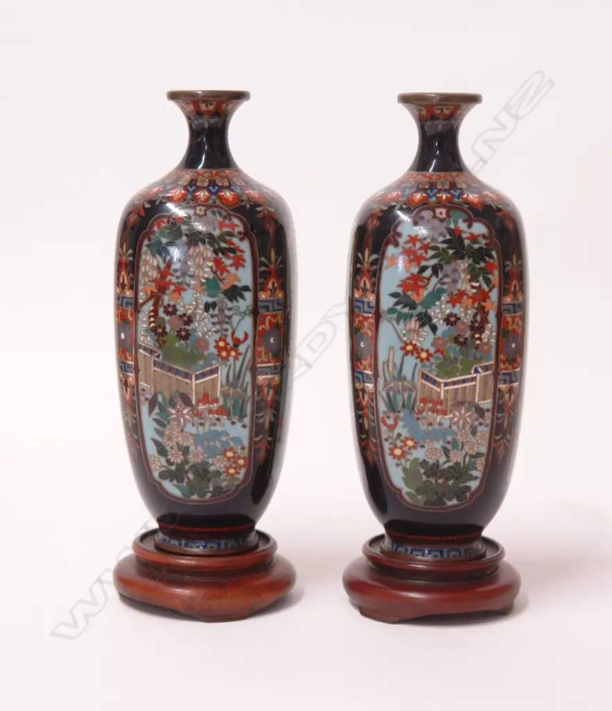 A pair of small Japanese cloisonné vases in the manner of Hayashi Kodenji Image 1++