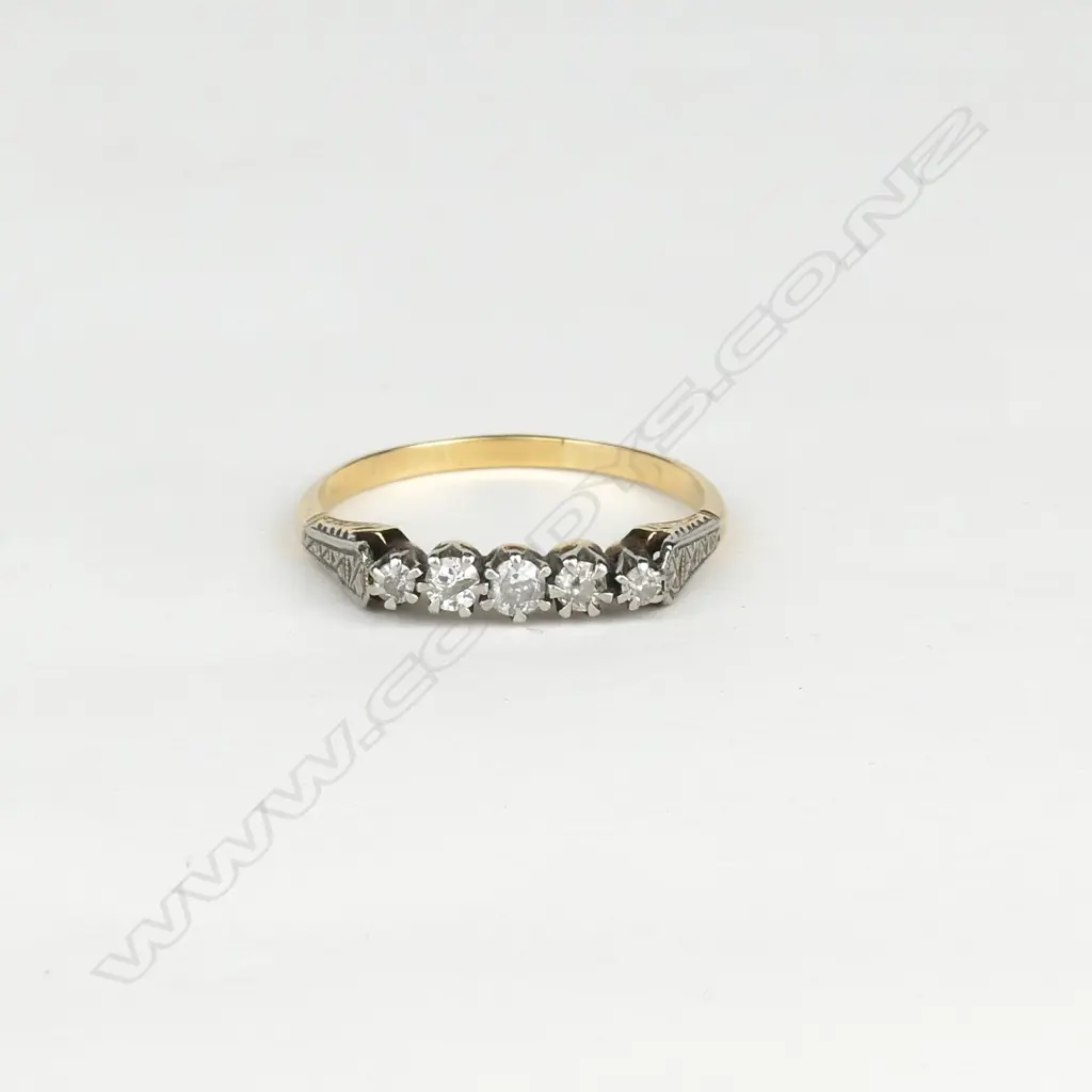 An estate 18ct gold and five stone diamond ring Image 1++