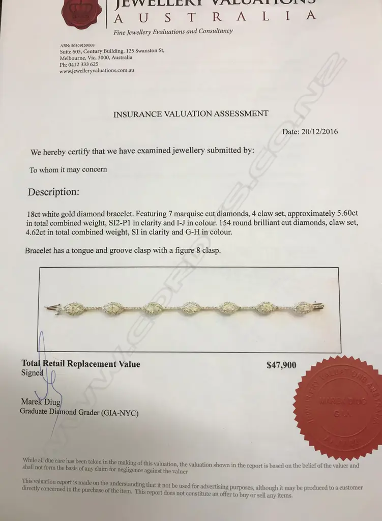 An exceptional 18ct. white gold and diamond bracelet Image 1++