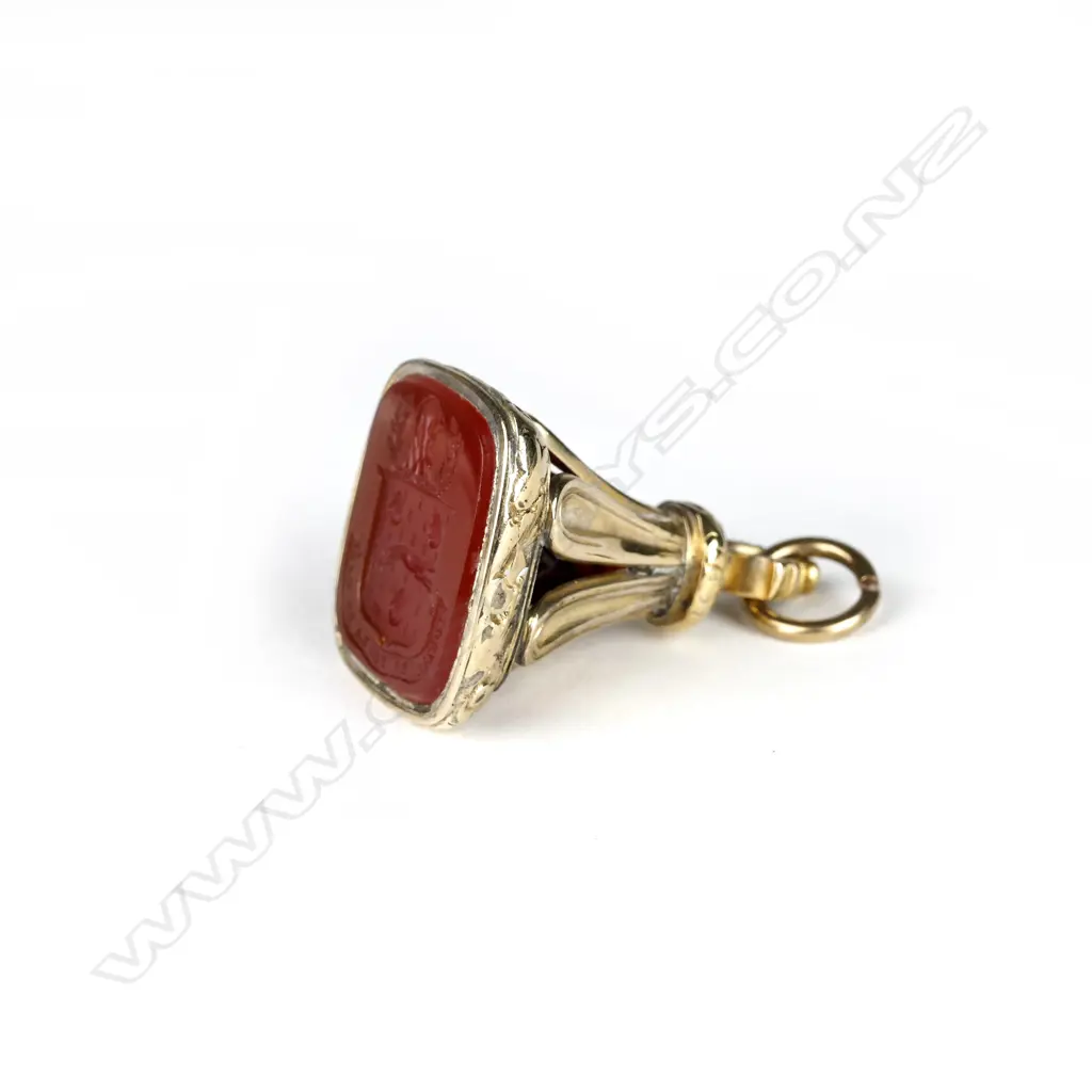 A Victorian 15ct. yellow gold and carnelian fob seal Image 1++
