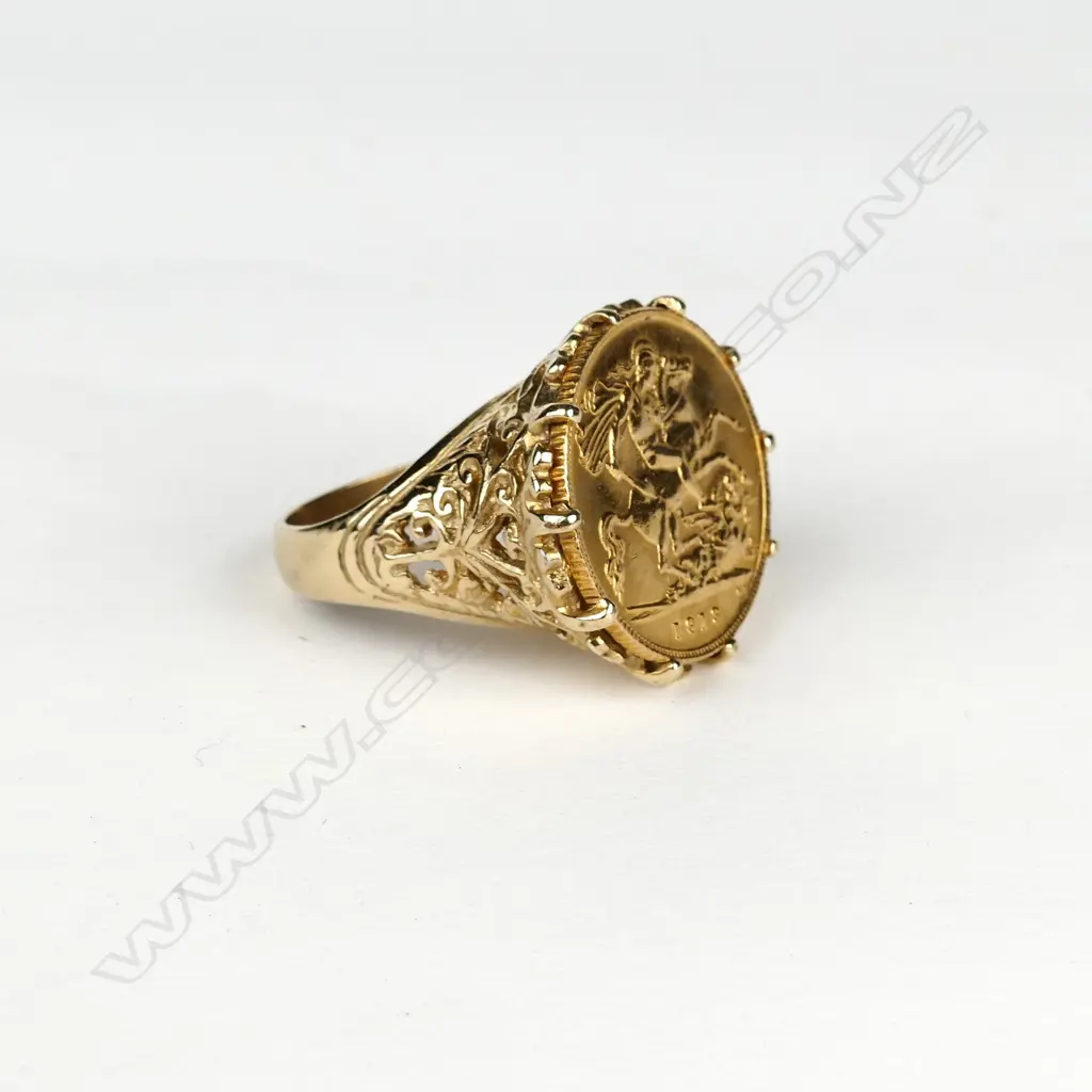 A half sovereign ring Image 1++